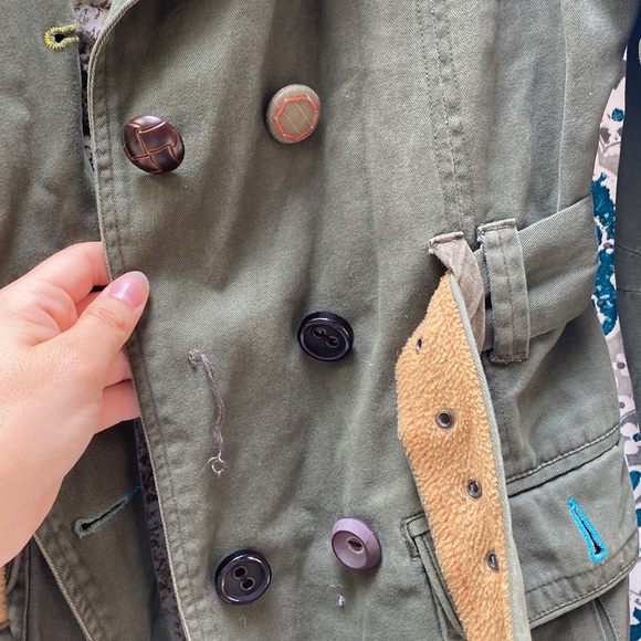 Size small green trench, fun colorful details and inside pattern. - Picture 5 of 5